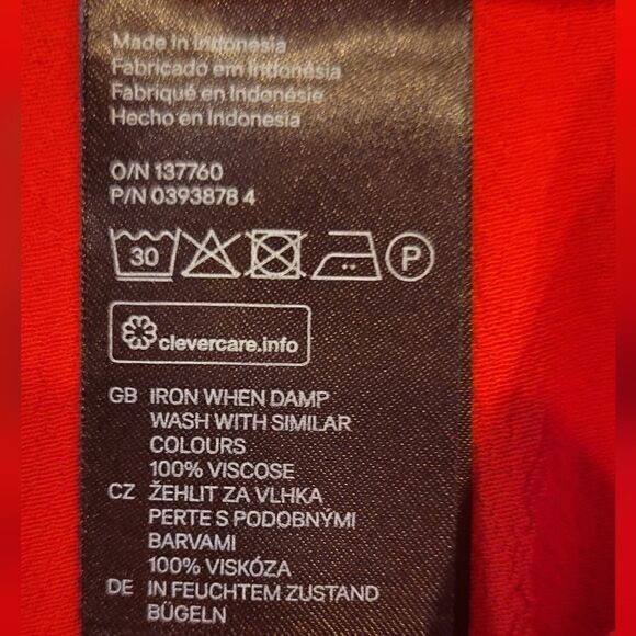 NWOT H&M Red Flutter Ruffle Shorts 10 - Picture 13 of 13